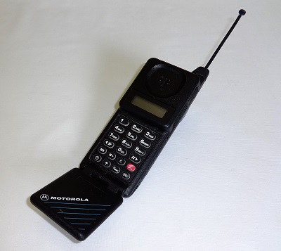 Image of a Motorola MicroTAC